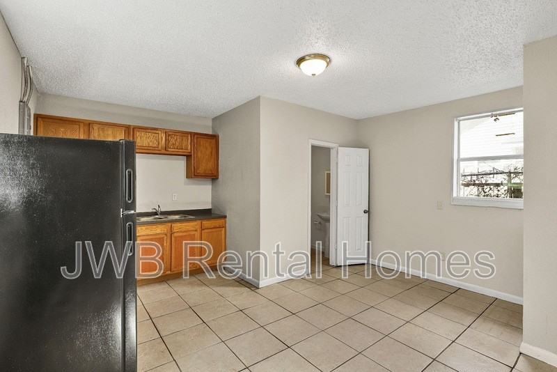 1943 Hardee St - Photo 5 of 14