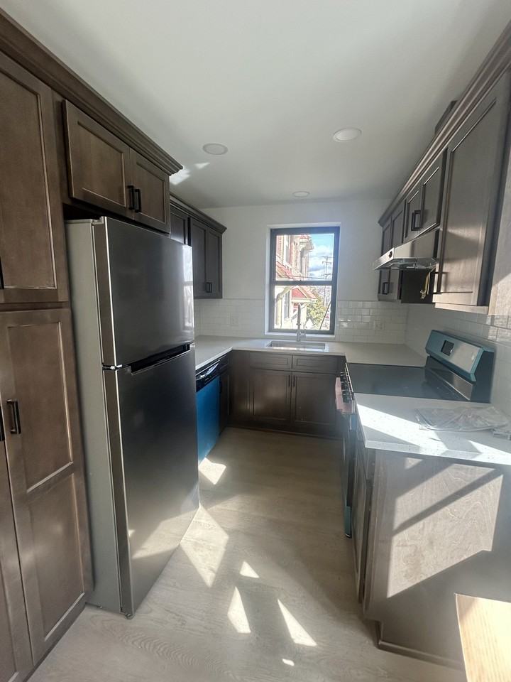 5631 Phillips - Photo 3 of 10