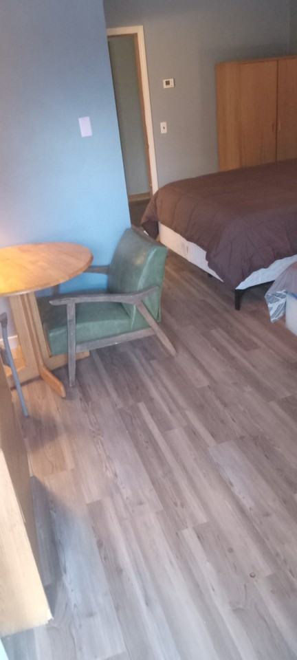 429 Somerset Avenue - Photo 4 of 5