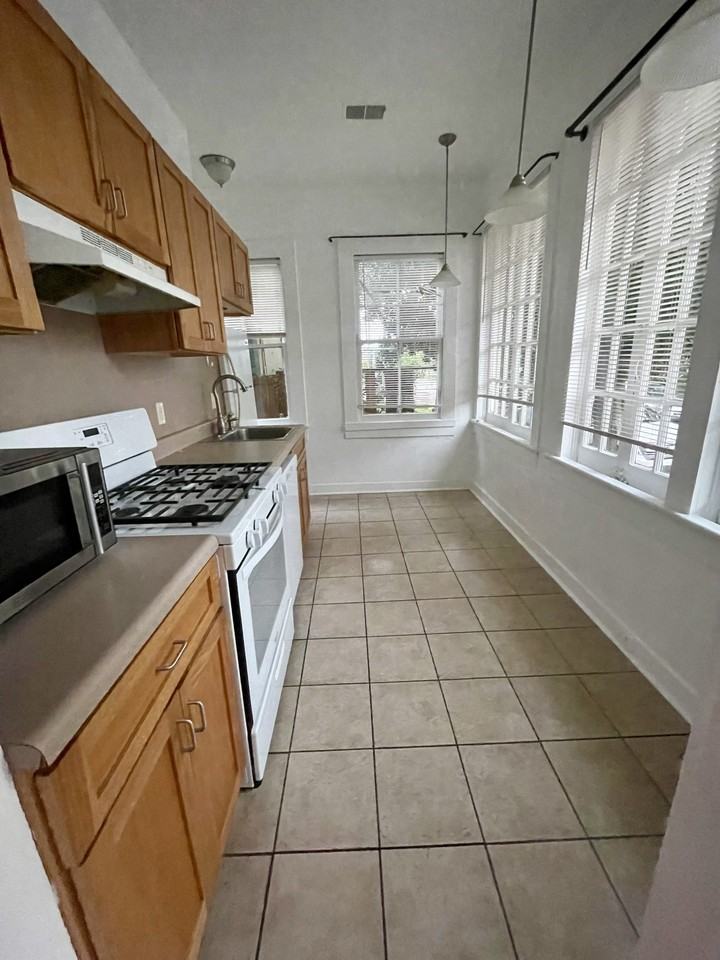 1317 General Taylor - Photo 2 of 4