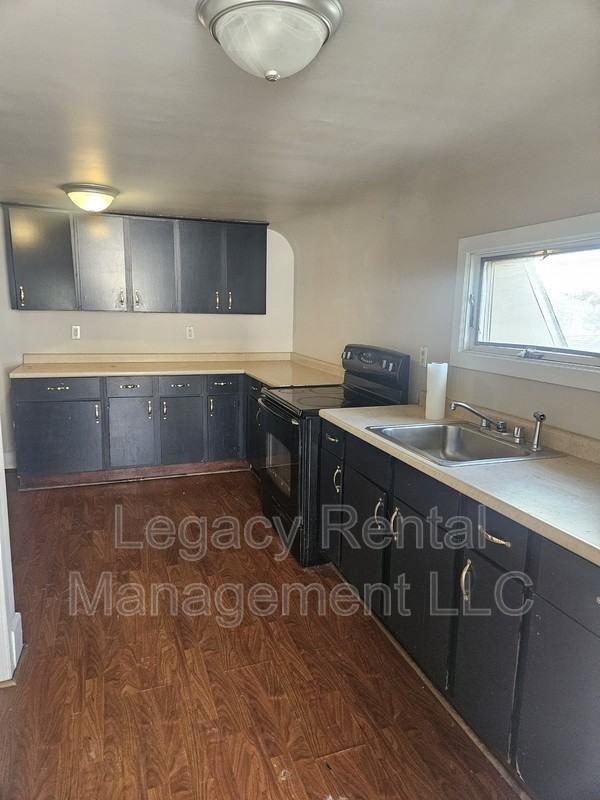 535 W Shawnee Ave 3rd Fl - Photo 3 of 9