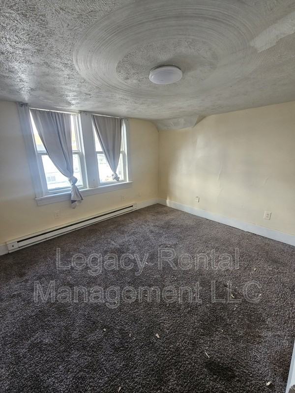535 W Shawnee Ave 3rd Fl - Photo 7 of 9