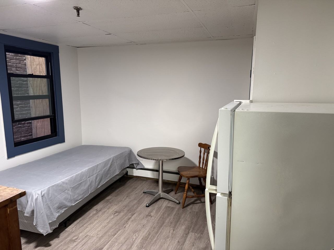 362 Essex St - Photo 3 of 4