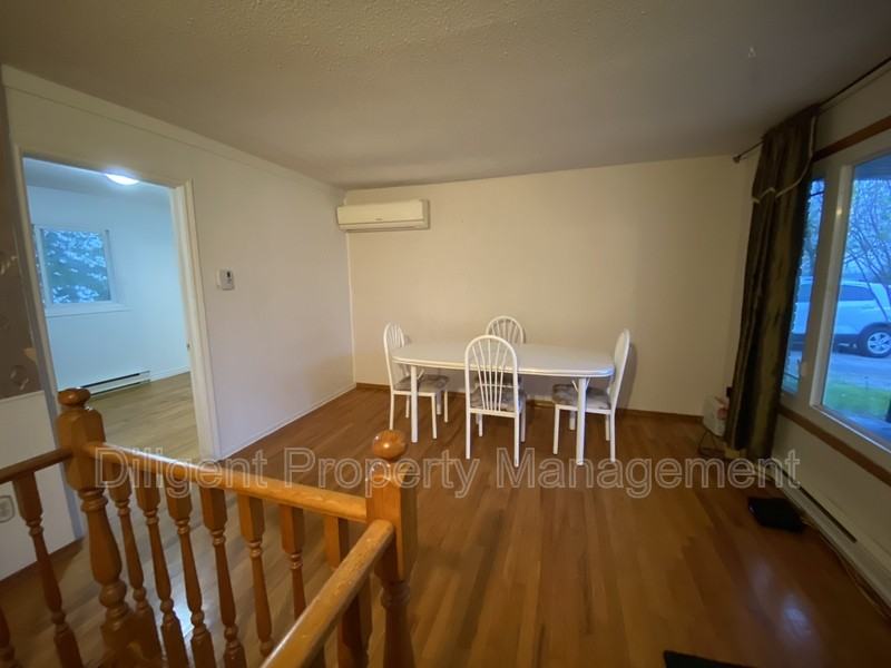 1556 Redwood Dr - Photo 4 of 7