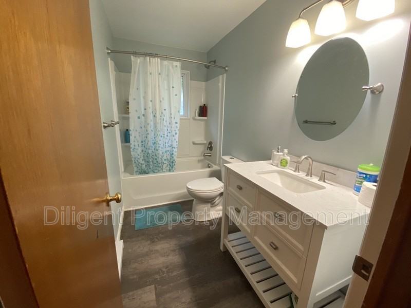 1556 Redwood Dr - Photo 6 of 7