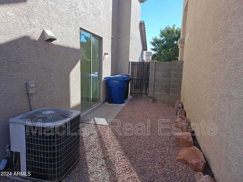 2962 E Kramer St - Photo 4 of 17