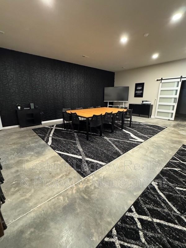 120 Boxwood Village Dr - Photo 2 of 17