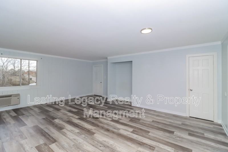 2331 15th St Ne - Photo 2 of 23