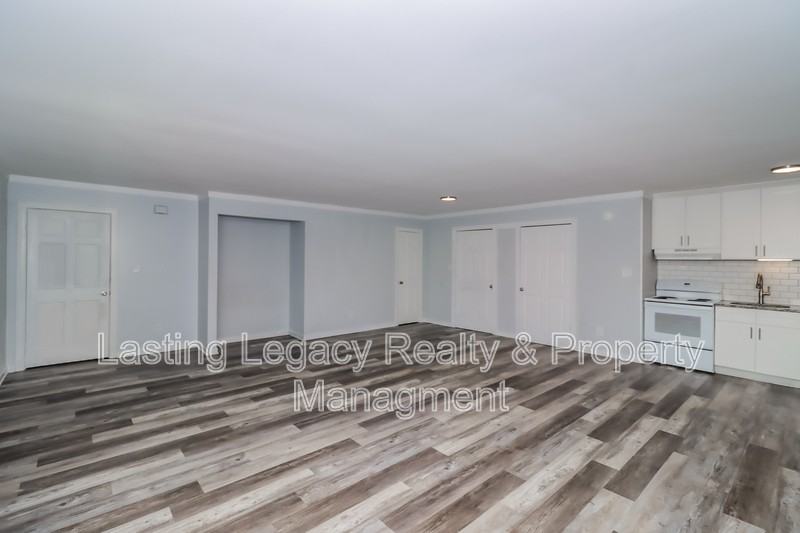 2331 15th St Ne - Photo 4 of 23