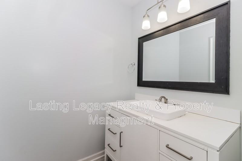 2331 15th St Ne - Photo 7 of 23