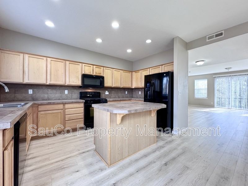 3491 Se Pepperwood Way - Photo 7 of 28