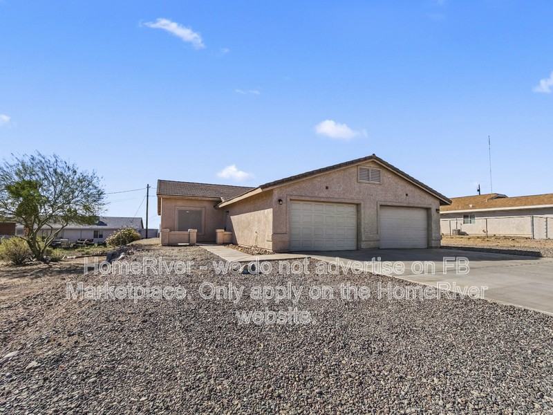 3335 Ottawa Dr #101 - Photo 3 of 20