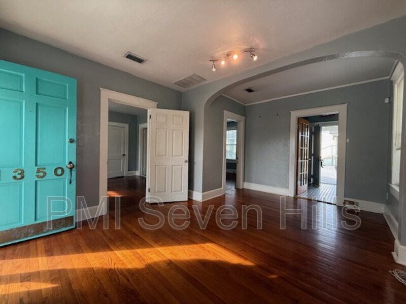 1350 N Gadsden St #B - Photo 3 of 14