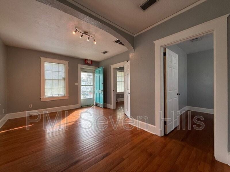 1350 N Gadsden St #B - Photo 4 of 14