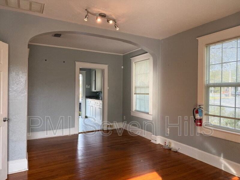 1350 N Gadsden St #B - Photo 5 of 14