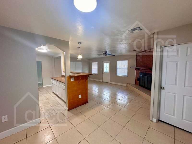 5026 Cassatt Ave - Photo 3 of 8