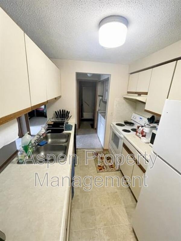 808 Benton Dr #12 - Photo 4 of 8