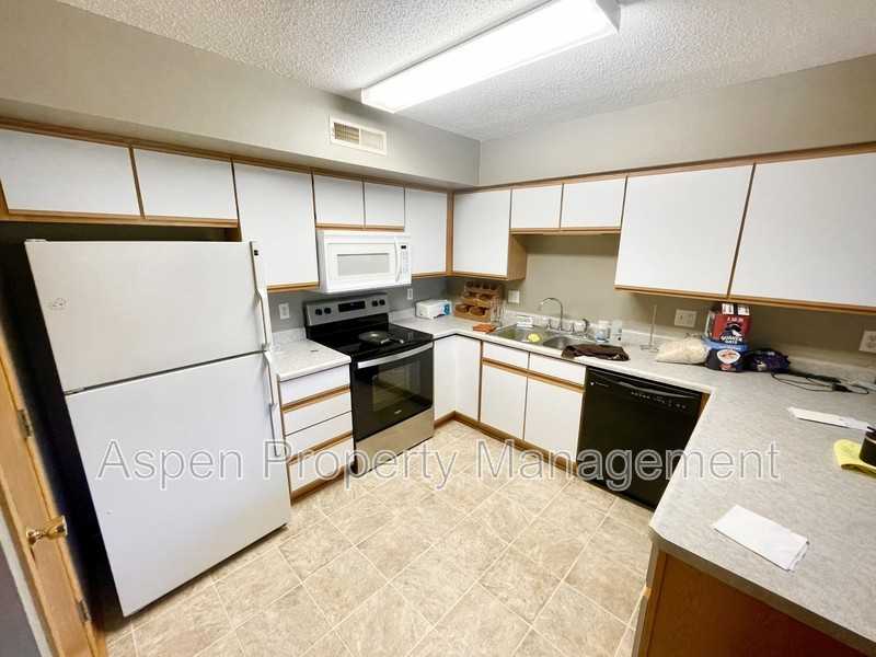 2262 Holiday Rd #112 - Photo 3 of 8