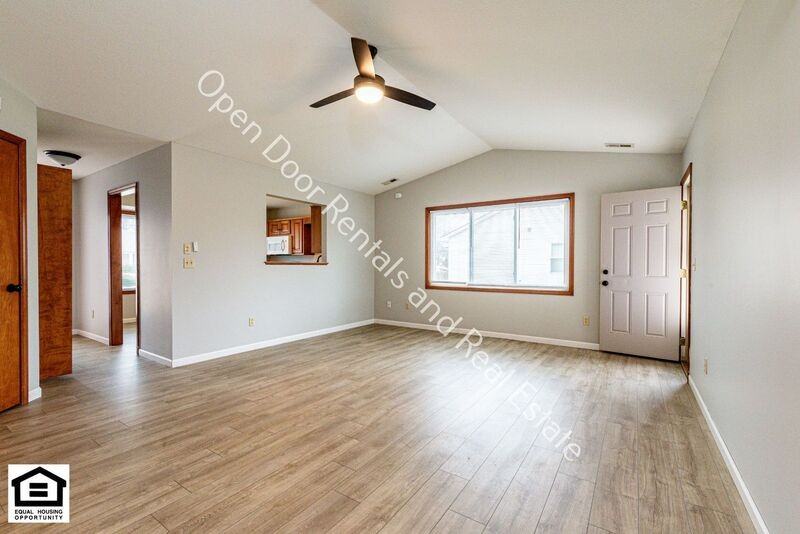 1515 Flagstone Dr - Photo 4 of 20