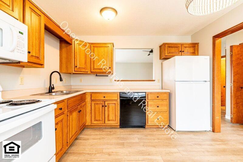 1515 Flagstone Dr - Photo 7 of 20