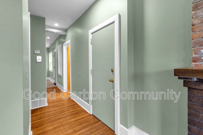 718 Ashland Ave #11 - Photo 6 of 21