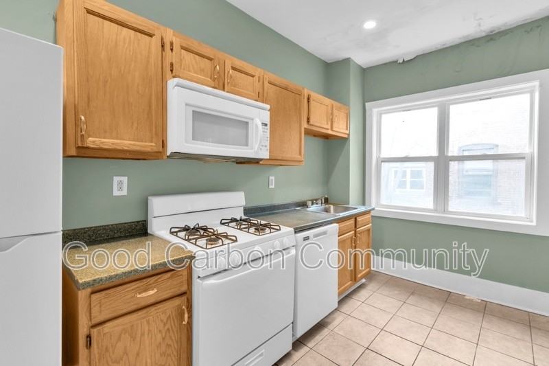 718 Ashland Ave #11 - Photo 7 of 21