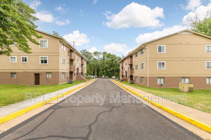 139 Green St #4 - Photo 2 of 5