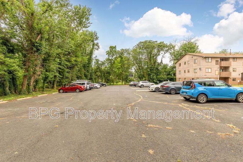 139 Green St #4 - Photo 5 of 5