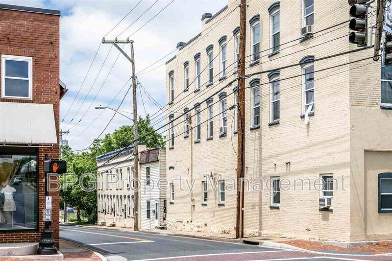 205 N Main St #4 - Photo 7 of 29