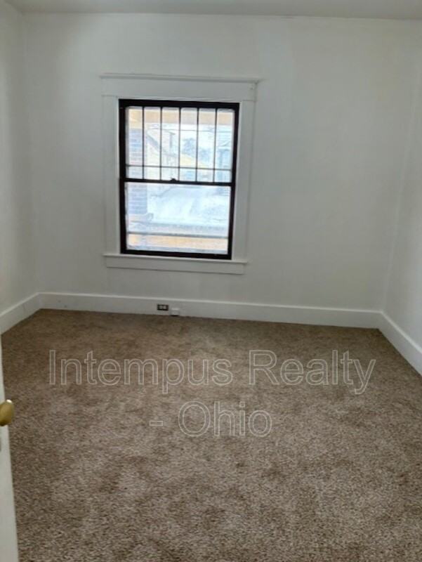 633 Cassius Ave #1 - Photo 7 of 7