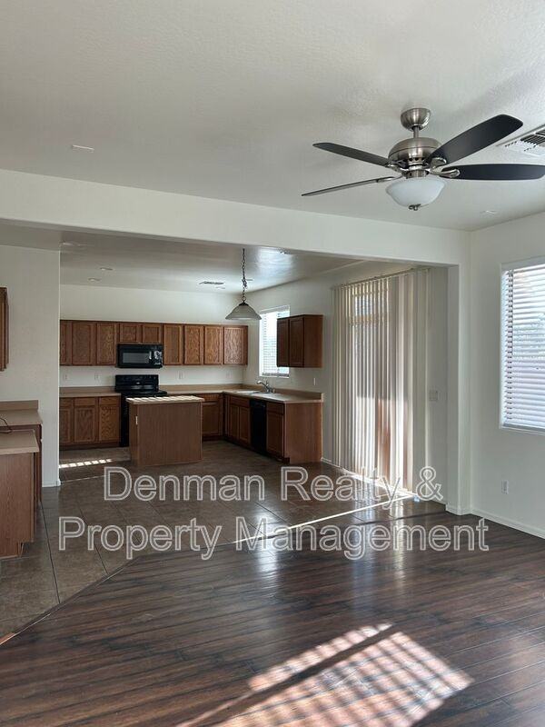 6526 S 71st Dr - Photo 4 of 18