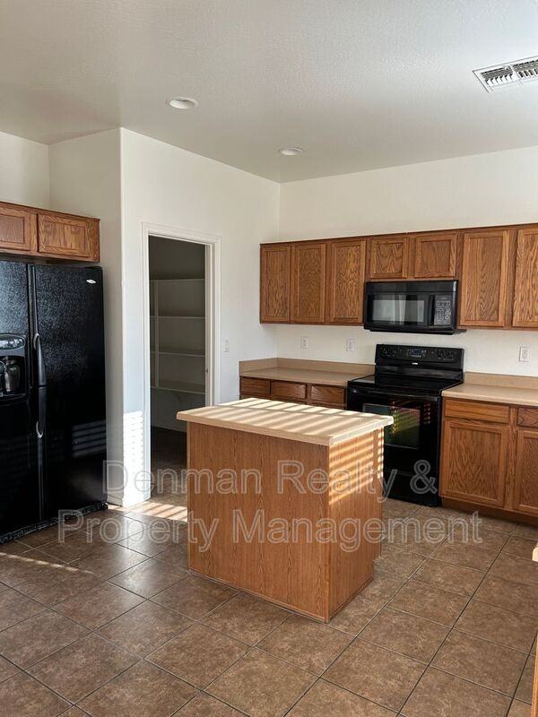 6526 S 71st Dr - Photo 5 of 18