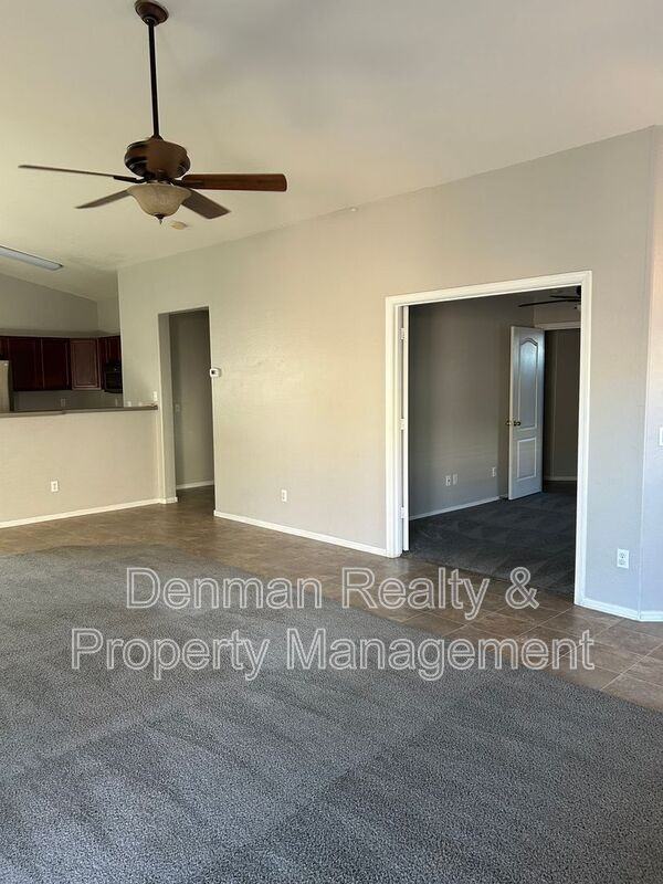 1872 E St David Ct - Photo 3 of 19