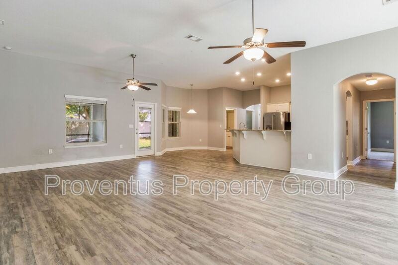 3111 Hickory St - Photo 4 of 50