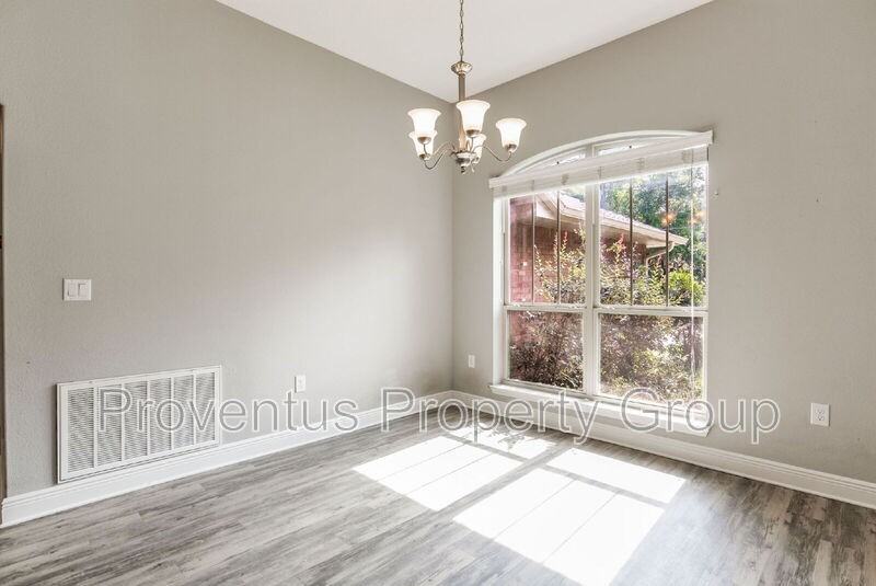 3111 Hickory St - Photo 7 of 50