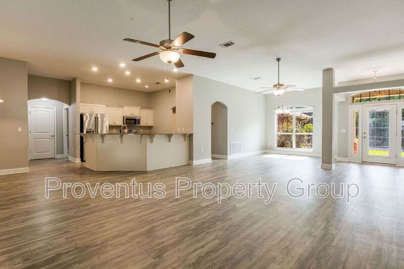 3111 Hickory St - Photo 3 of 50