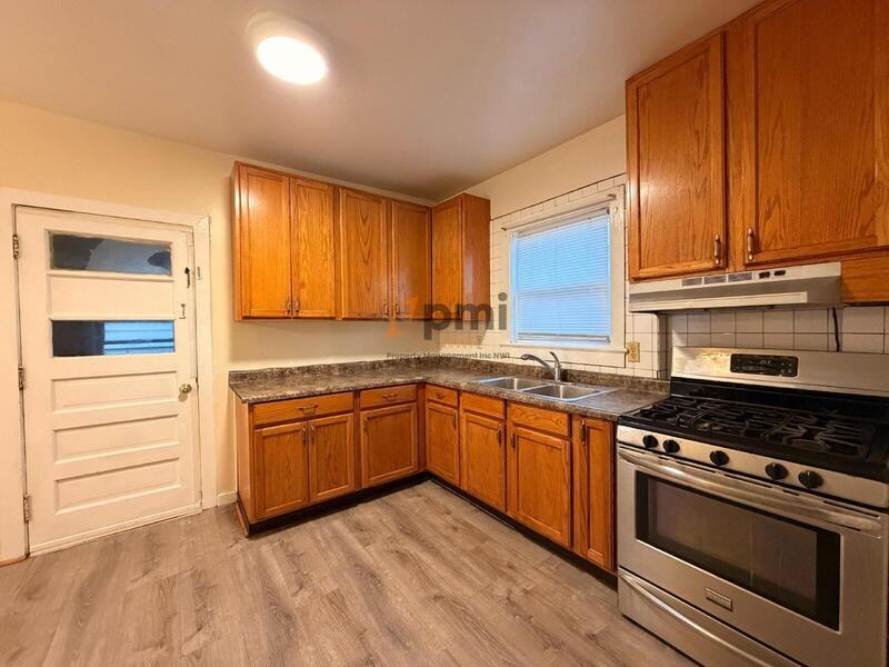 814 Summer St - Photo 7 of 16