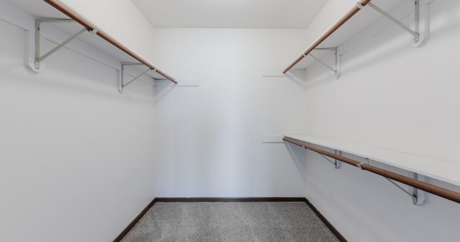 Hamlet Apartments - Photo 6 of 32