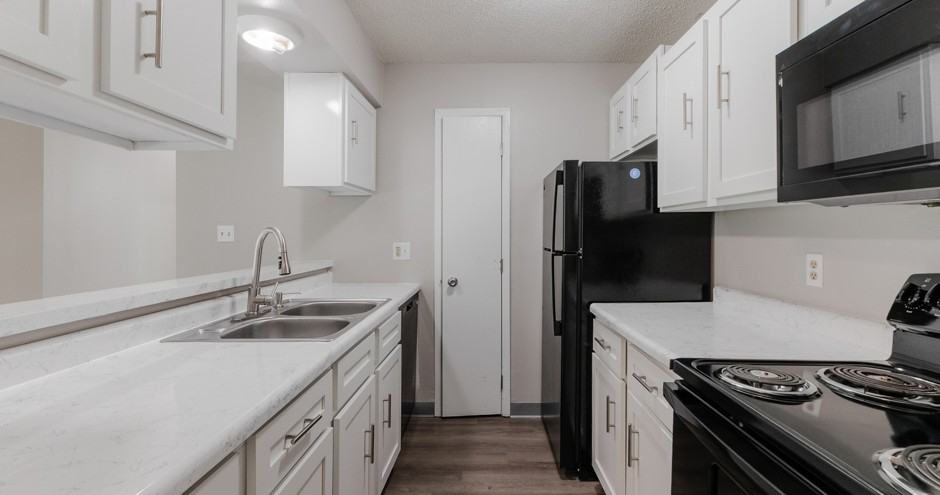 Hamlet Apartments - Photo 2 of 32