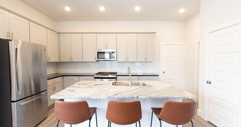 Echelon At Reverchon Bluffs Rental Homes - Photo 5 of 25