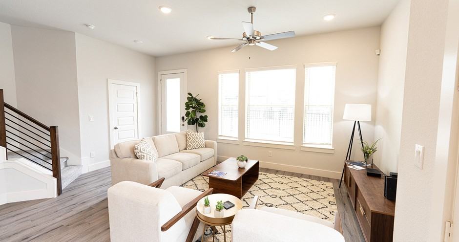 Echelon At Reverchon Bluffs Rental Homes - Photo 6 of 25