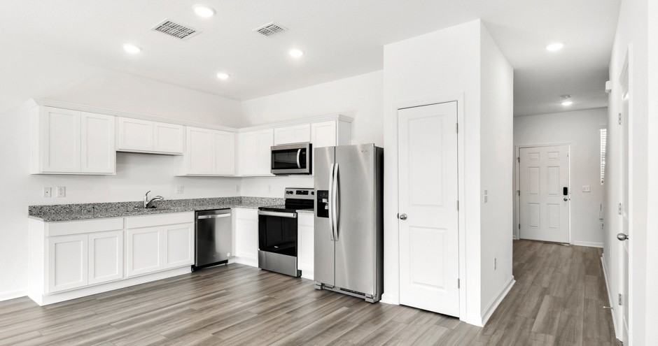 Beacon at Arbours Townhomes - Photo 3 of 19