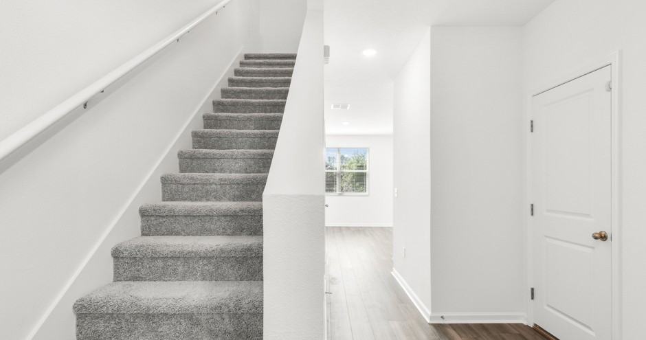 Beacon at Arbours Townhomes - Photo 5 of 19