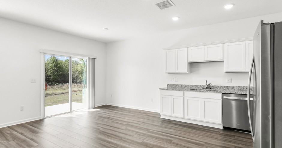 Beacon at Arbours Townhomes - Photo 7 of 19