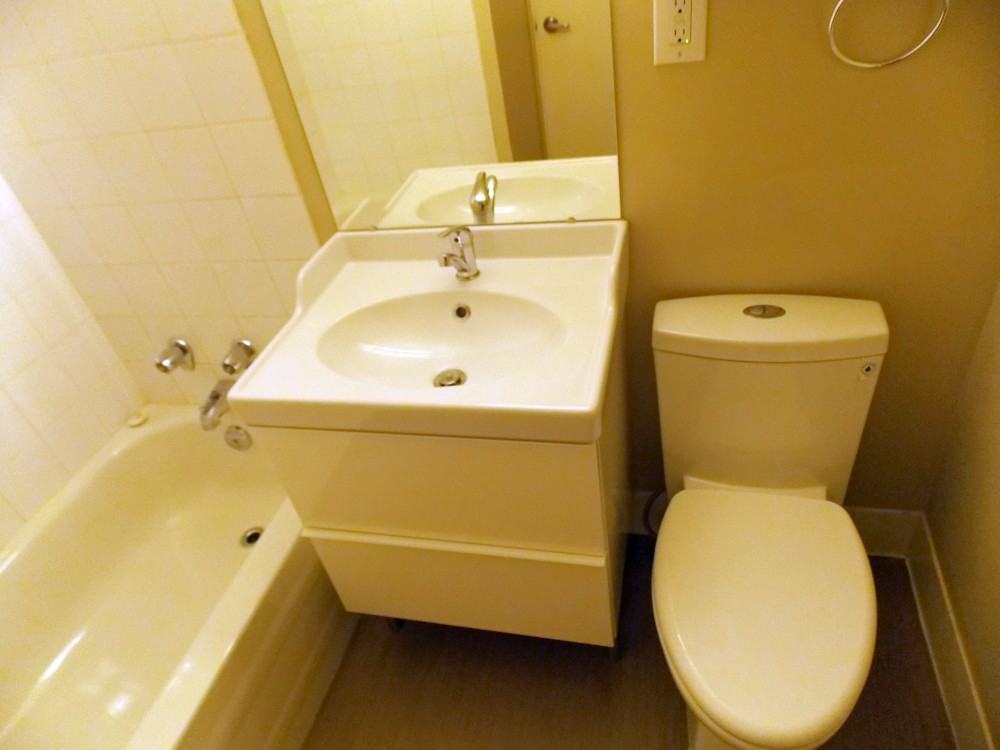 1872 Barclay Street #307 - Photo 6 of 10