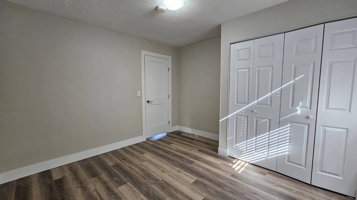 5484 25 Avenue #C - Photo 7 of 17