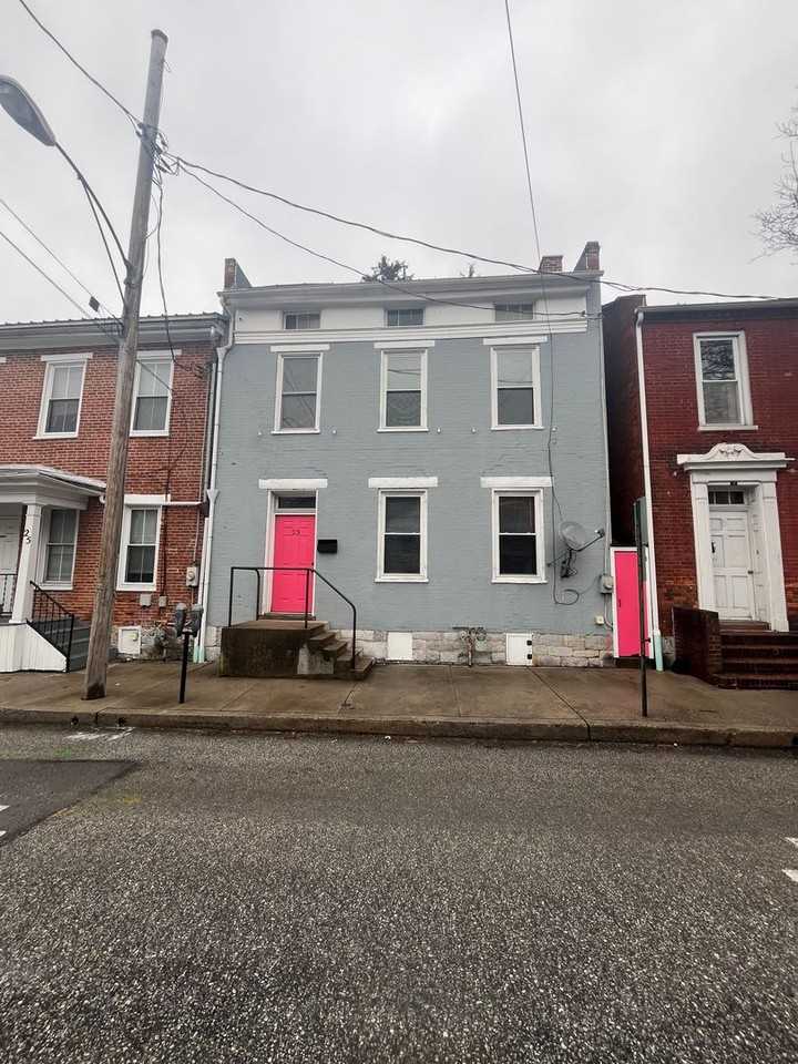 23 N Earl St - Photo 4 of 47