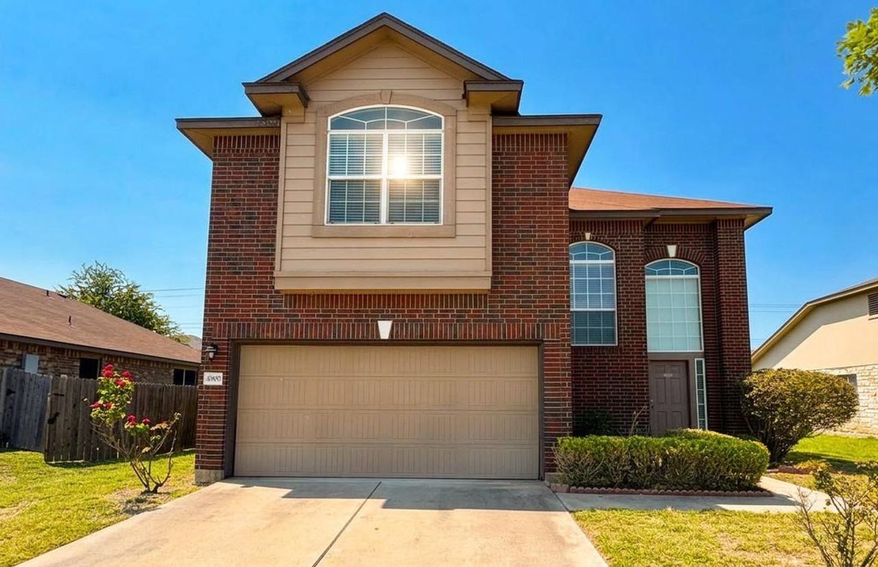 4900 Bayer Hollow Dr - Photo 2 of 22