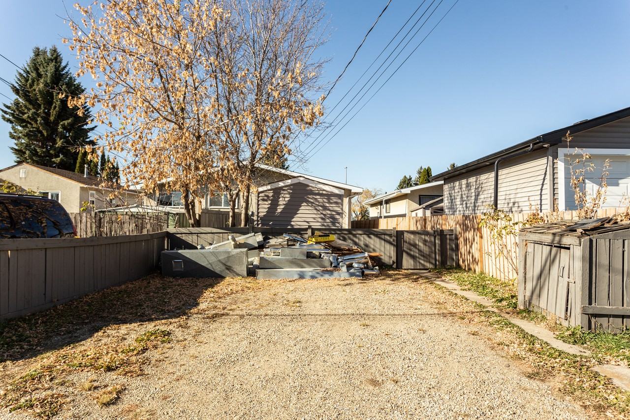 13437 119 Street Northwest - Photo 4 of 28