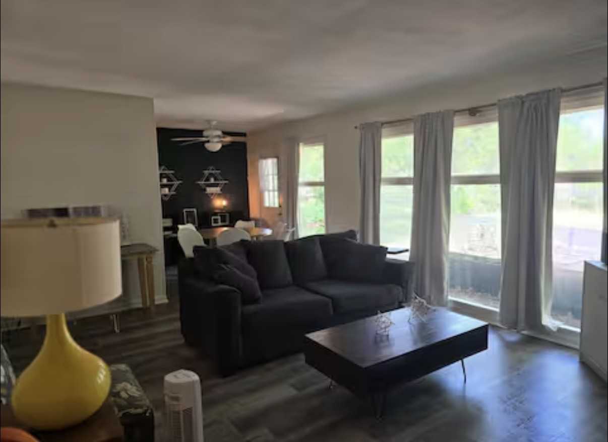 1019 S Gray St - Photo 6 of 13